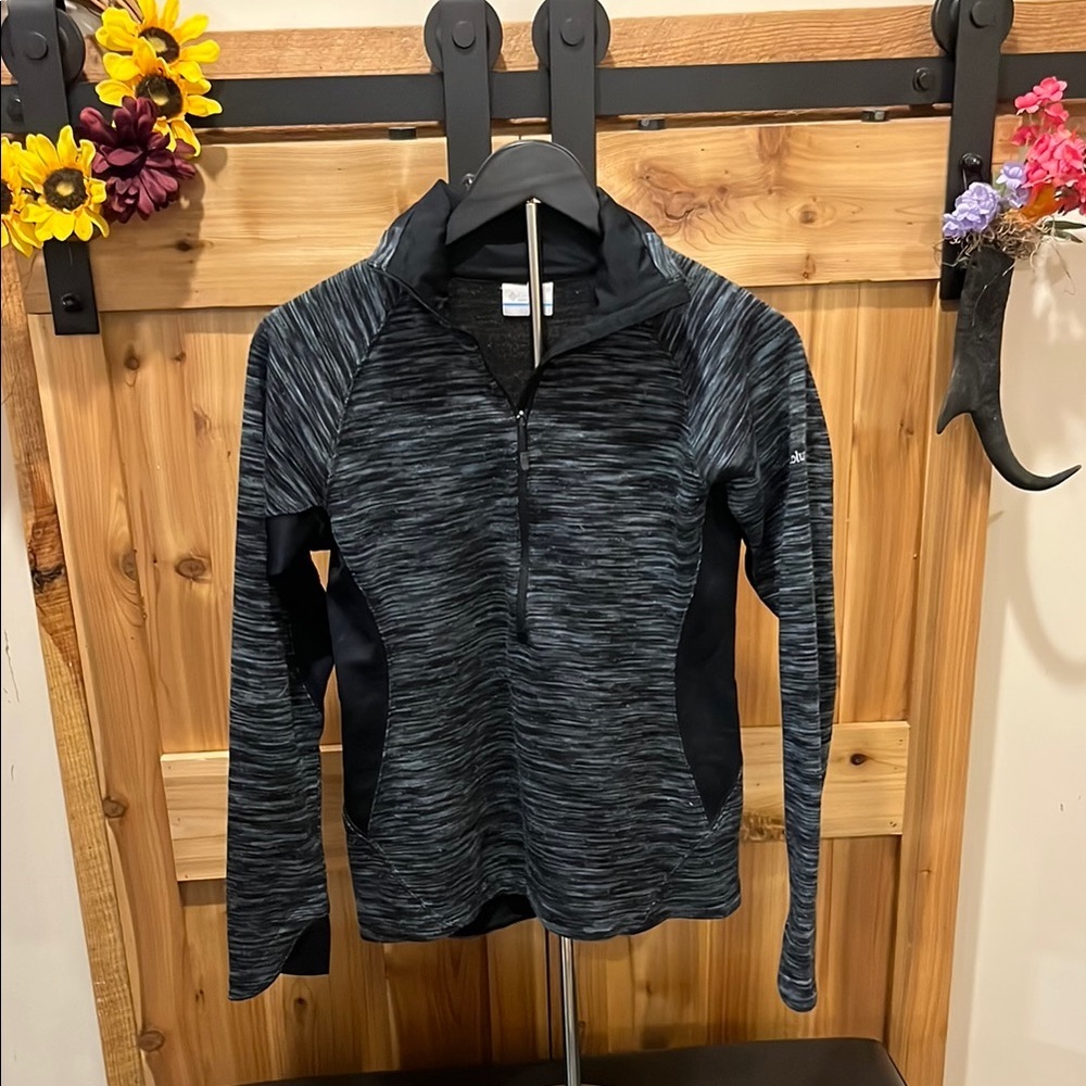 Columbia Charcoal and Black Women's Half-Zip Pull Over